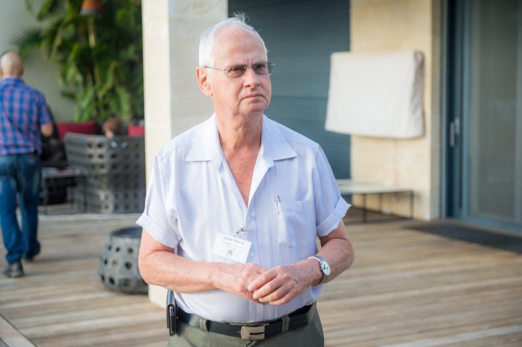 Morris Revah - Pic_096