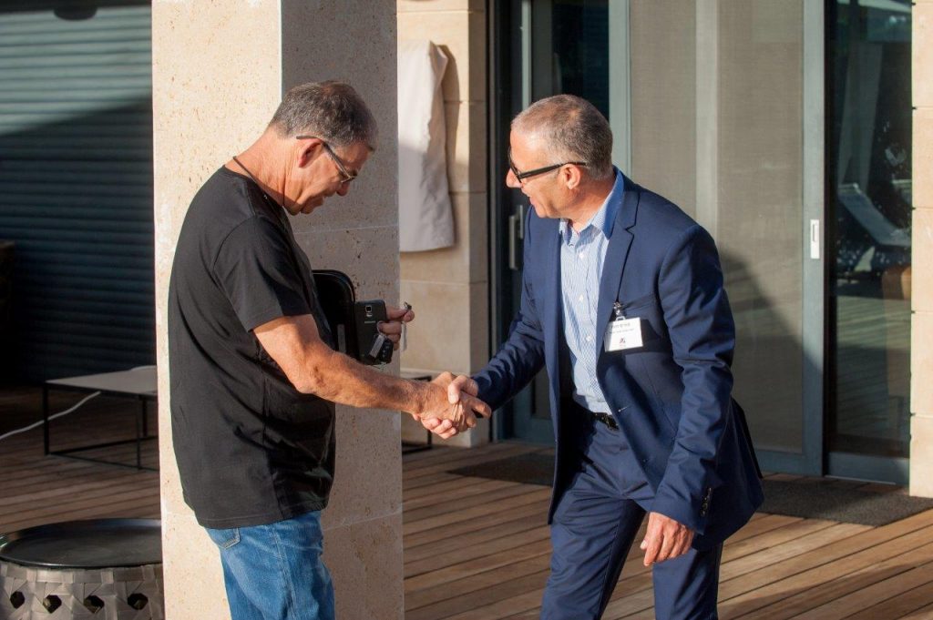 Morris Revah - Pic_177